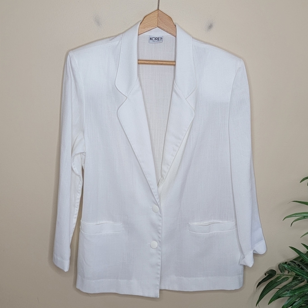 Koret | Classic White Two Button Blazer with Shoulder Pads
